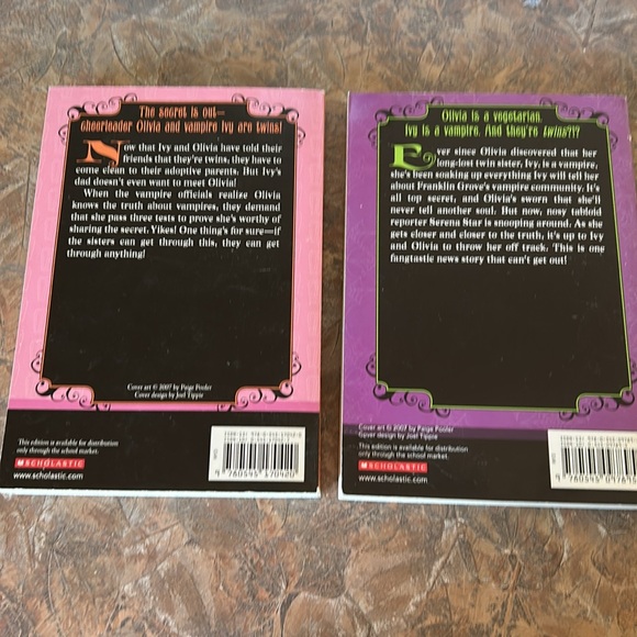 My sister the Vampire two book bundle - Picture 4 of 7